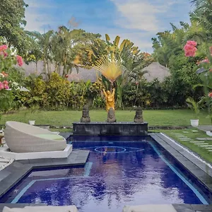 https://villa-arev.ubudhotelsnow.com